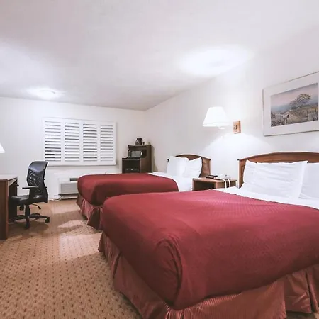 Sky-Palace Inn & Suites Mccook Extérieur photo