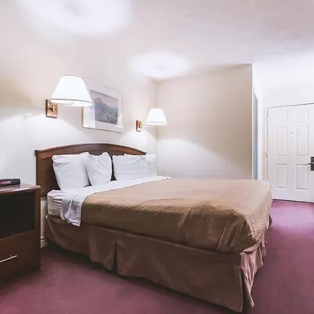 Sky-Palace Inn & Suites Mccook Extérieur photo