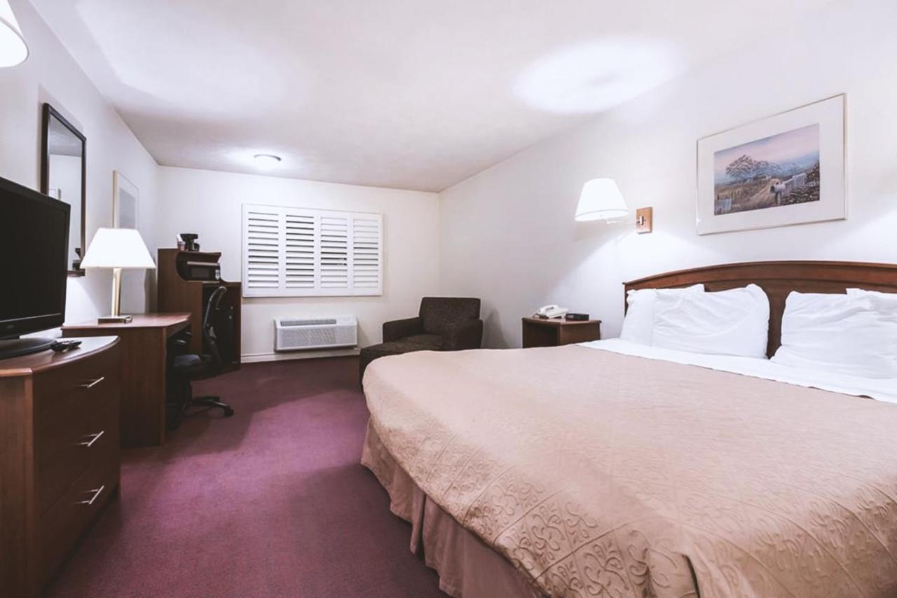 Hotel Sky-palace & McCook