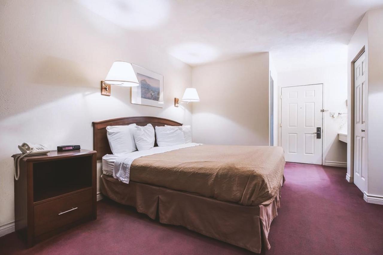 Sky-palace & 3* McCook